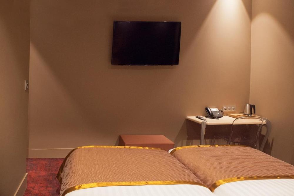 Hotel Sixteen Paris มงต์รูช ภายนอก รูปภาพ