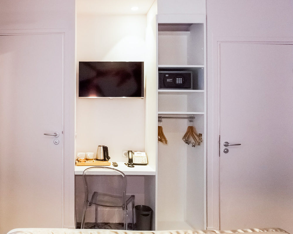 Hotel Sixteen Paris มงต์รูช ภายนอก รูปภาพ